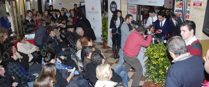 Cocina en vivo en el Mercat Cabanyal